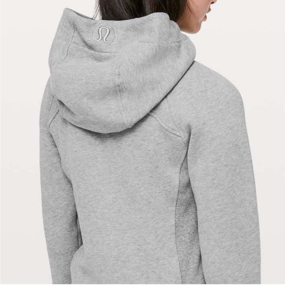 GREY LULU LEMON SCUBA FULL ZIP SIZE 6 BARLEY WORN - Picture 2 of 4